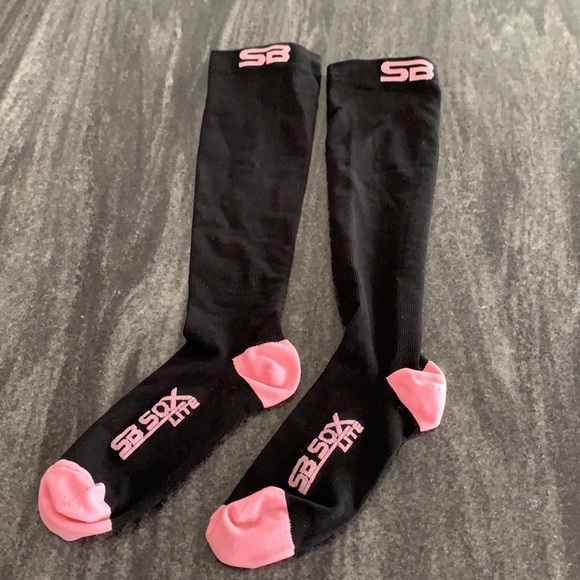 **FREE** Small-Medium compression socks - Picture 2 of 3